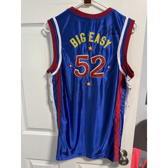 Harlem Globetrotters Jersey Big Easy Signed Size Small - Picture 6 of 12